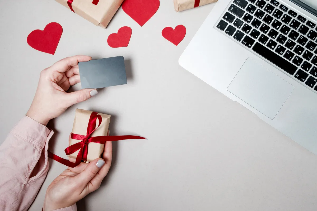E-commerce pode faturar R$ 9,23 bi no Dia dos Namorados em 2025